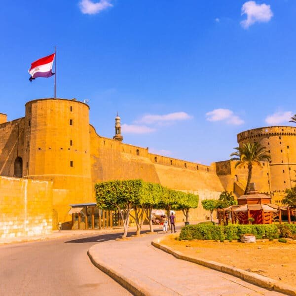 Muro exterior de la ciudadela de Saladino, una estructura histórica de piedra.