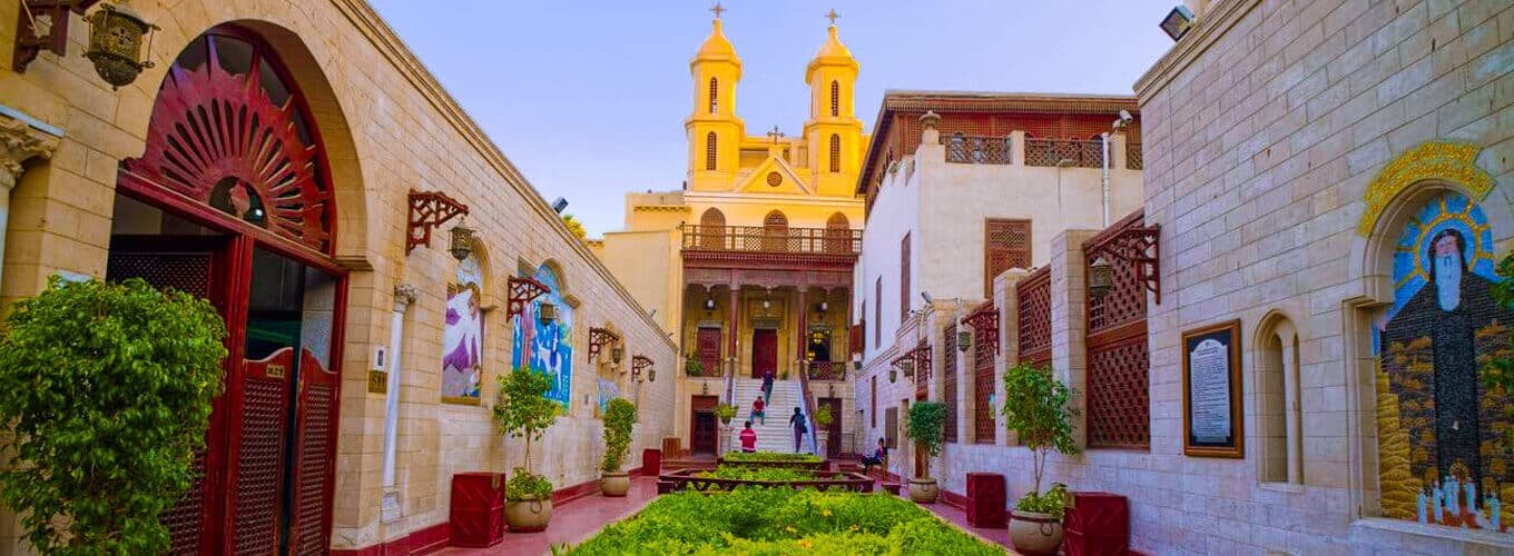 Gran-imagen-de-la-Iglesia-Colgante-en-el-cairo-egipto Iglesia Colgante en El Cairo, Egipto, con su arquitectura única.