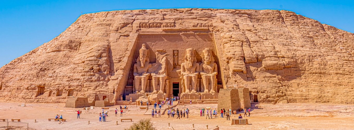 Maravillosas-imágenes-del-gran-templo-de-Abu-Simbel-en-Asuán-Egipto Espectacular vista del Gran Templo de Abu Simbel en Asuán, Egipto.