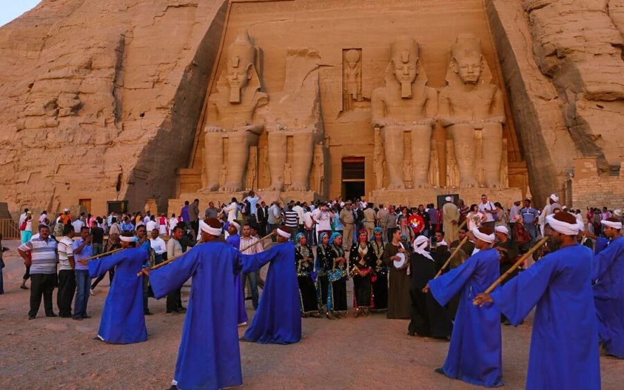 Festival de Abu Simbel en Asuán, celebrando la arquitectura egipcia antigua.