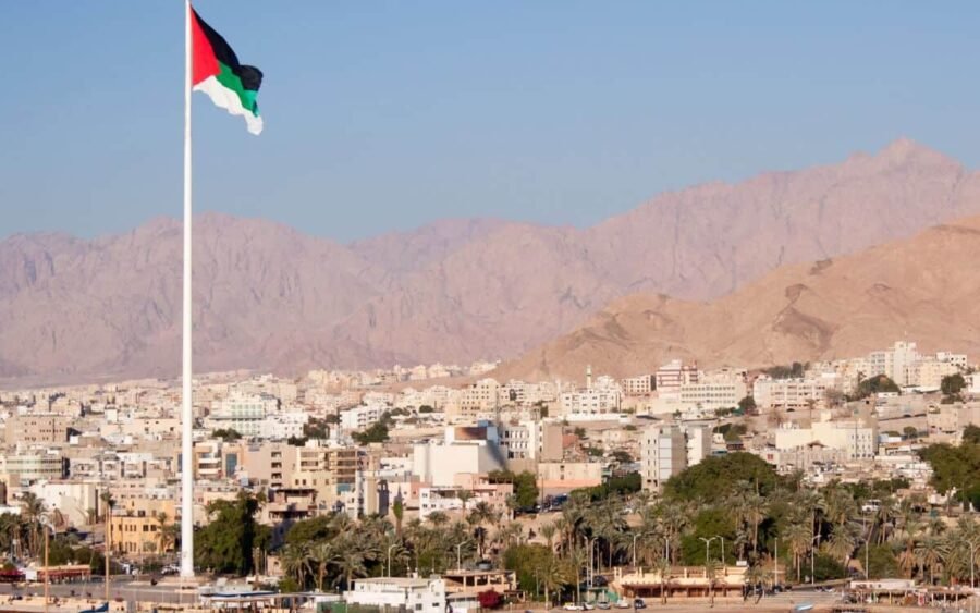 Vista impresionante de una de las hermosas playas de Aqaba en Jordania.