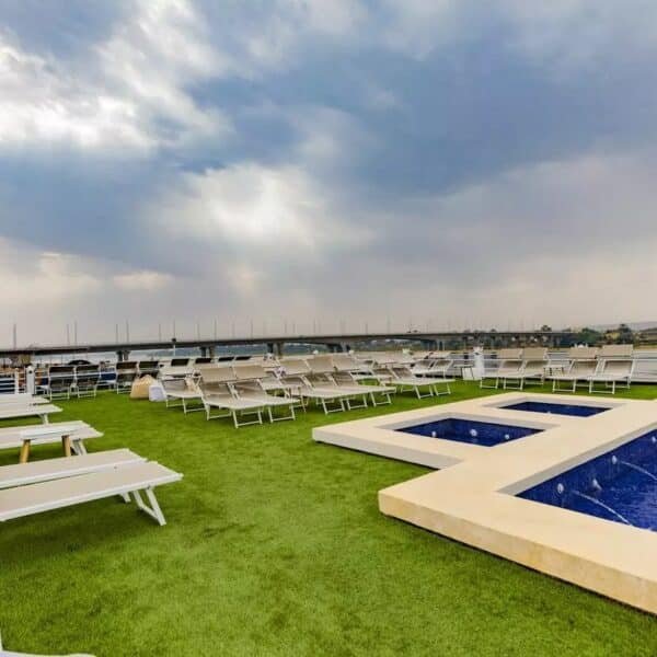 Crucero por el Nilo a bordo del Semramis I con vistas panorámicas.