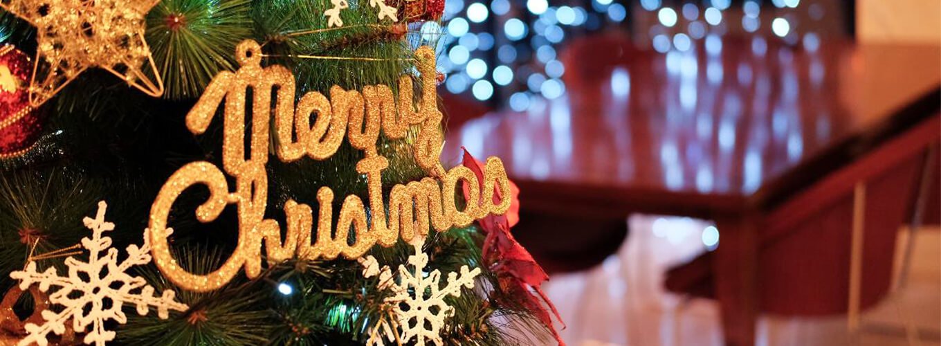 Navidad-en-Egipto Decoraciones coloridas para Navidad en Egipto.