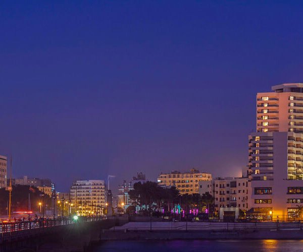 Vista del Hotel Intercontinental Semiramis con el río Nilo al fondo en El Cairo.