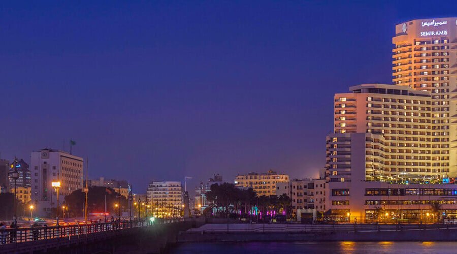 Vista del Hotel Intercontinental Semiramis con el río Nilo al fondo en El Cairo.